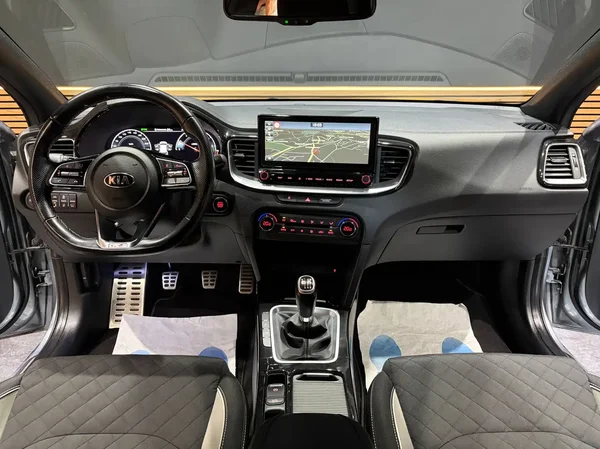 Kia Proceed (2020) — foto 3 van 26