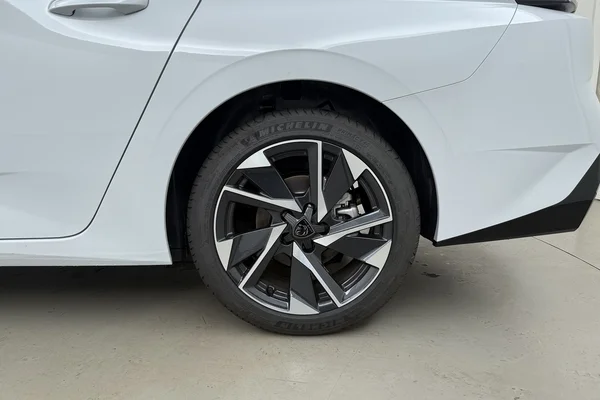 Peugeot 308 SW (2025) — foto 14 van 17