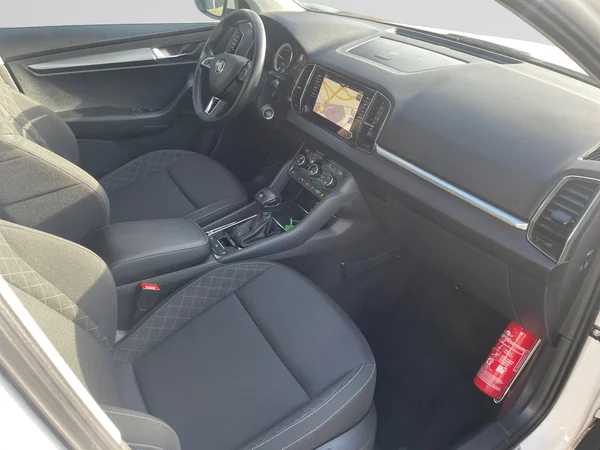 SKODA Karoq (2018) — foto 7 van 21