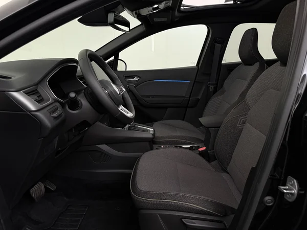 RENAULT Captur (2024) — foto 2 van 28
