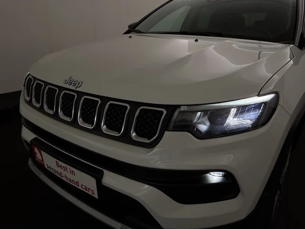 JEEP Compass (2023) — foto 24 van 30