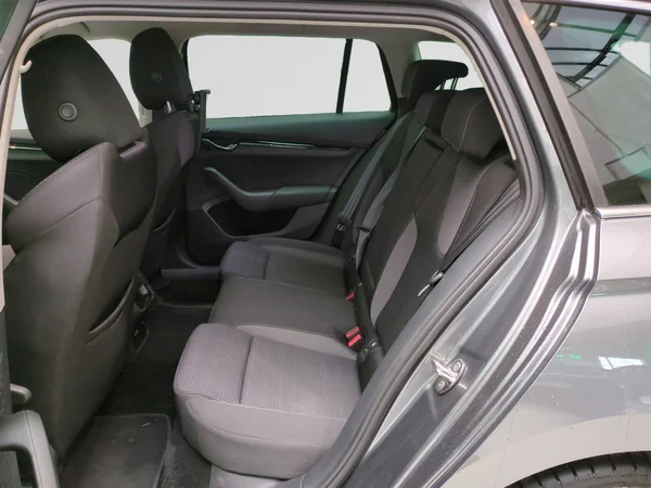SKODA Octavia Combi (2024) — foto 8 van 14