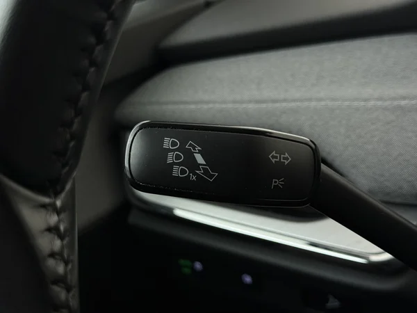 SKODA Enyaq (2022) — foto 16 van 32
