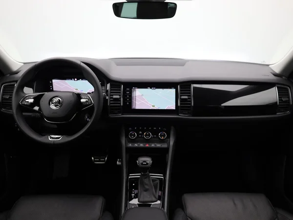 SKODA Kodiaq (2021) — foto 2 van 28