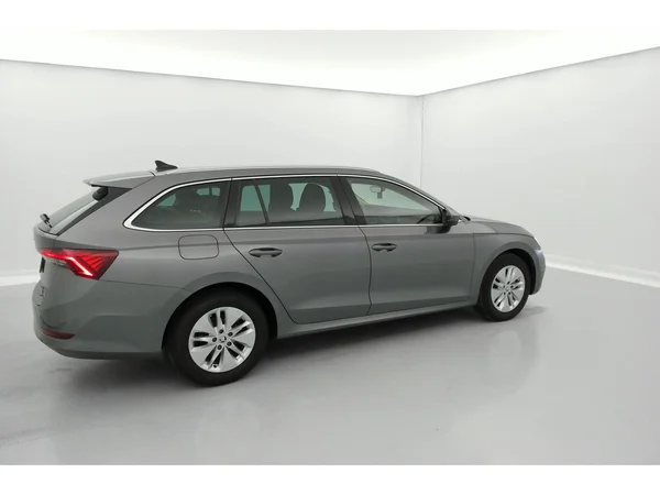 SKODA Octavia Combi Dsl (2022) — foto 34 van 36