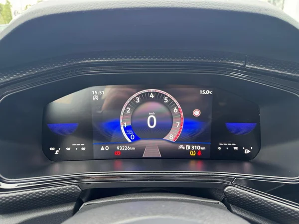 VOLKSWAGEN T-Cross (2023) — foto 13 van 16