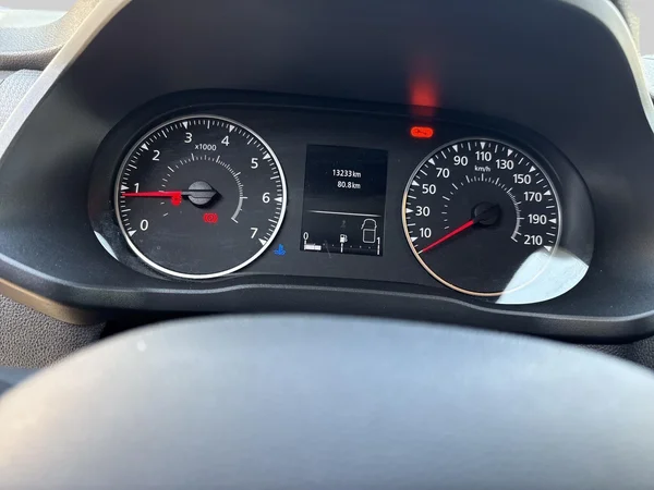 Renault Express (2023) — foto 3 van 18