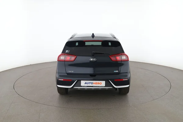 Kia Niro (2016) — foto 11 van 16