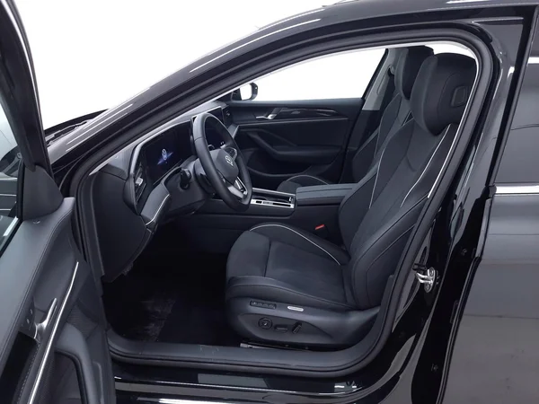 Volkswagen Passat SW (2025) — foto 3 van 21