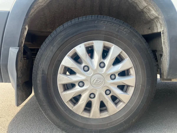Maxus eDeliver9 (2023) — foto 15 van 33