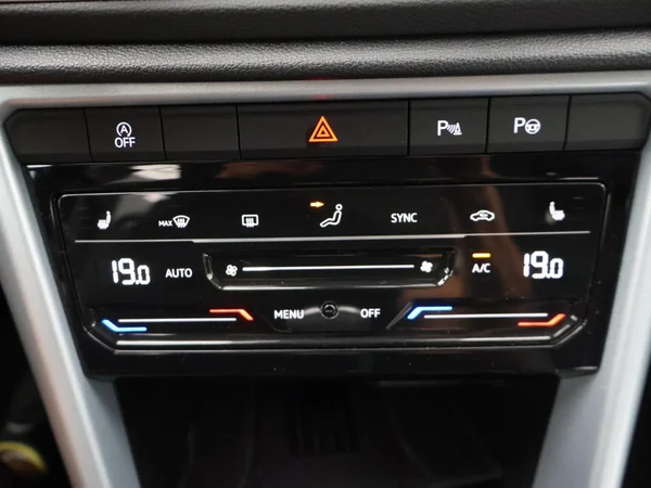 VOLKSWAGEN T-Roc (2025) — foto 22 van 24
