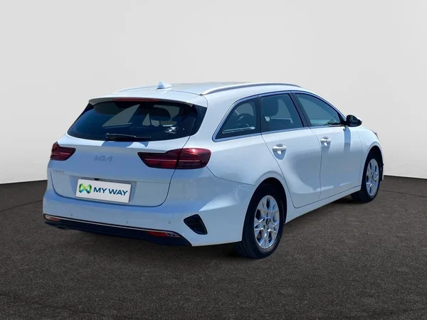 KIA Ceed SW (2024) — foto 2 van 8