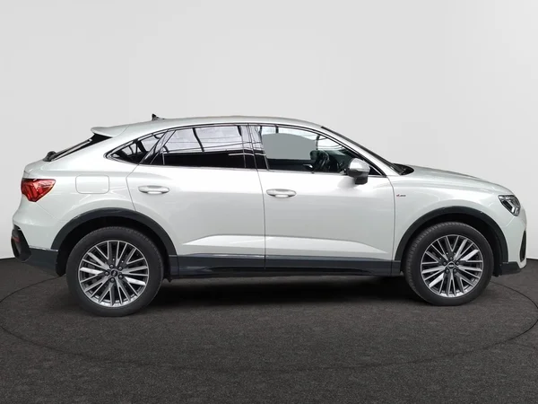 AUDI Q3 Sportback PHEV (2022) — foto 21 van 23