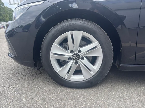 VOLKSWAGEN Golf VIII (2021) — foto 8 van 16