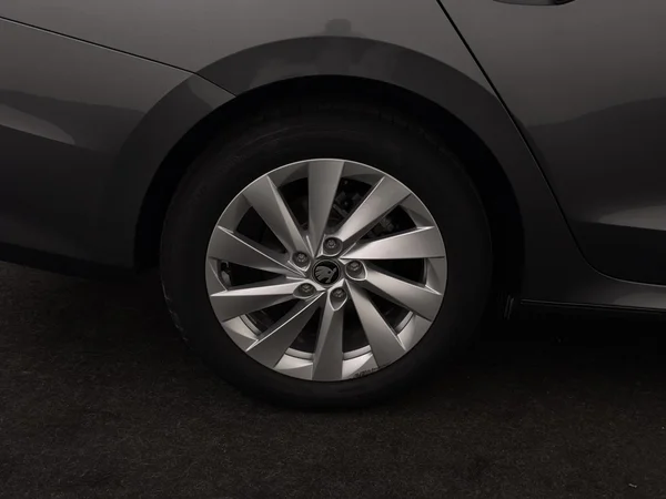 SKODA Octavia Combi (2025) — foto 4 van 21