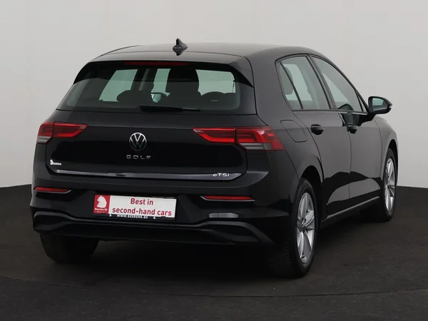 VOLKSWAGEN Golf (2024) — foto 22 van 28
