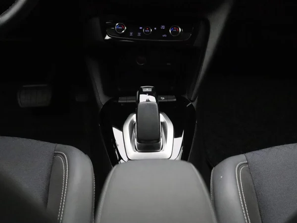 Opel Corsa-e (2022) — foto 2 van 38