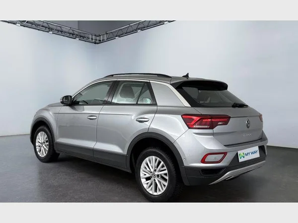 Volkswagen T-Roc (2022) — foto 18 van 21