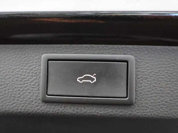 Škoda Karoq (2023) — foto 25 van 33