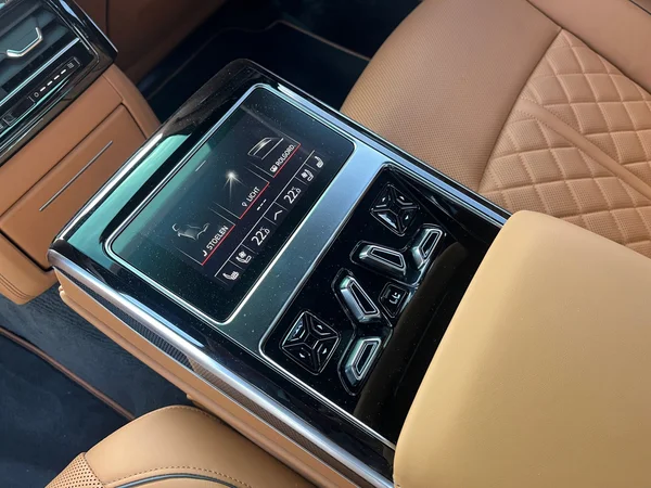 AUDI A8 PHEV (2025) — foto 14 van 16