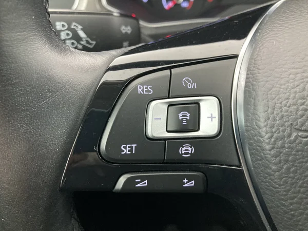 VOLKSWAGEN T-Roc (2021) — foto 10 van 36