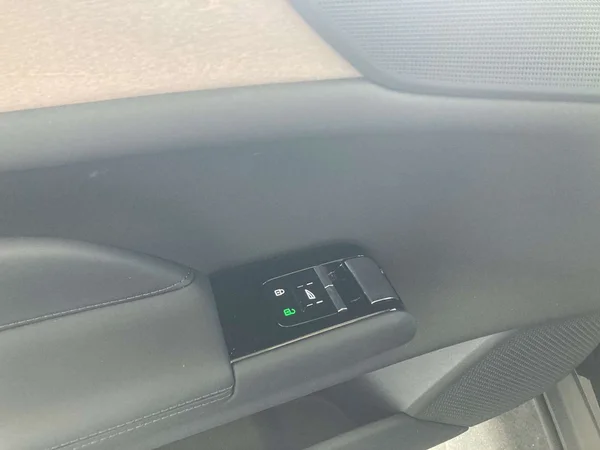 Volvo ES90 — foto 11 van 19