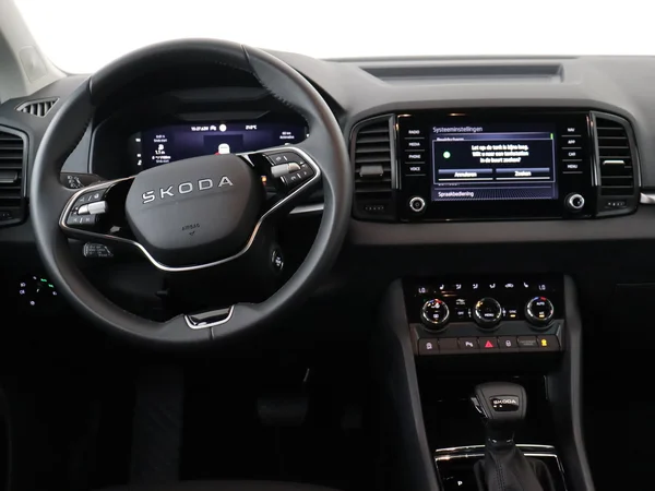 SKODA Karoq (2025) — foto 16 van 18