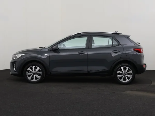 KIA Stonic (2023) — foto 12 van 23