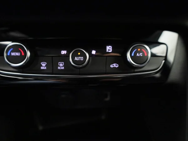 Opel Corsa-e (2023) — foto 17 van 40