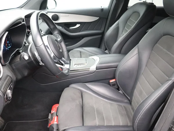 Mercedes-Benz GLC (2022) — foto 6 van 26