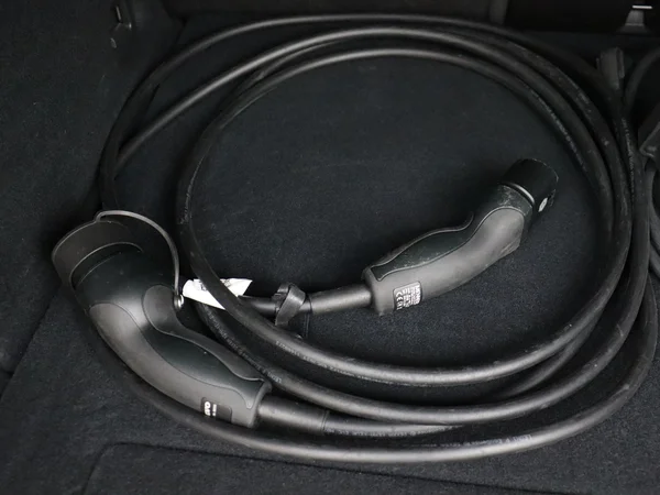 VOLVO V60 (2024) — foto 22 van 32