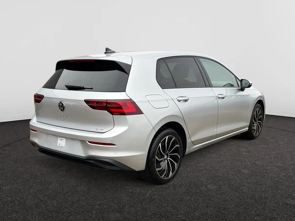 VOLKSWAGEN Golf VIII (2024) — foto 4 van 15