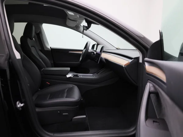 Tesla Model Y (2022) — foto 29 van 41