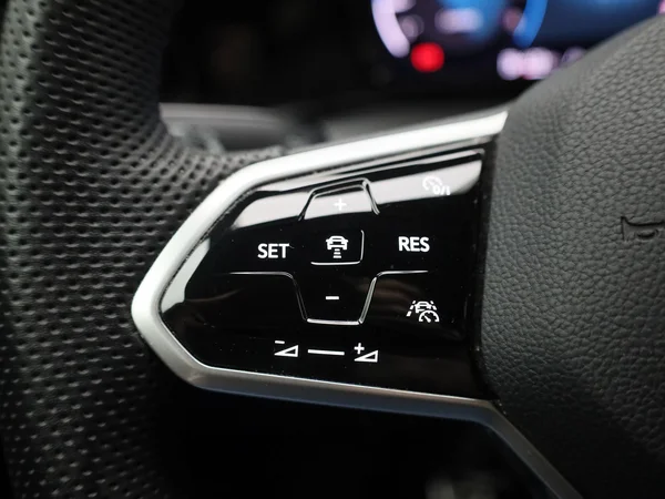 Volkswagen Golf (2022) — foto 15 van 47