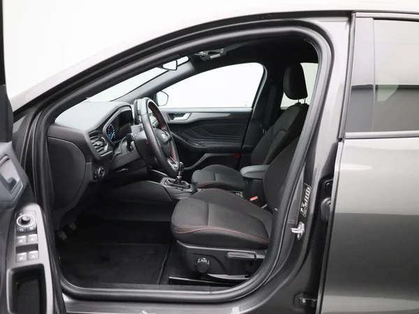 Ford Focus (2022) — foto 39 van 39