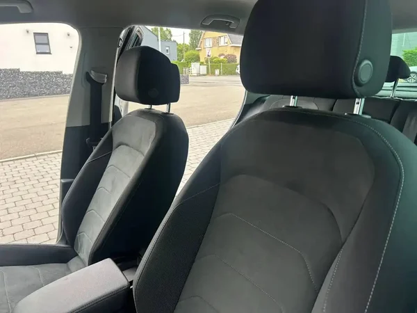 Volkswagen Tiguan (2021) — foto 11 van 26