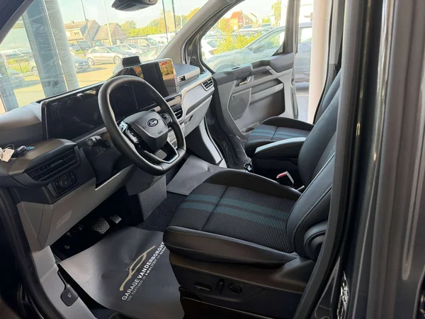 Ford Transit Custom — foto 3 van 21