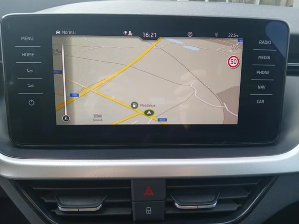 SKODA Scala (2022) — foto 2 van 21