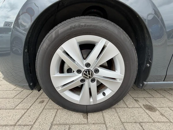 VOLKSWAGEN Golf VIII SW (2023) — foto 10 van 25