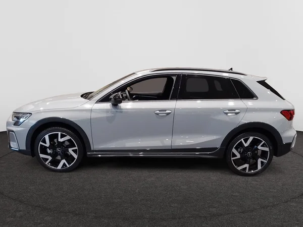 AUDI A3 Alltstreet (2024) — foto 9 van 13