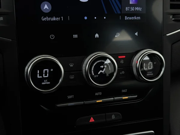 RENAULT Megane (2022) — foto 18 van 30