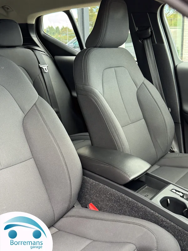 Volvo XC-40 (2020) — foto 21 van 44