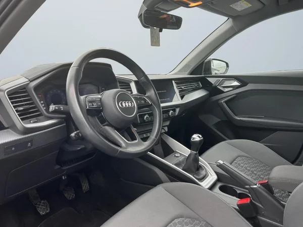 AUDI A1 Allstreet (2023) — foto 31 van 31