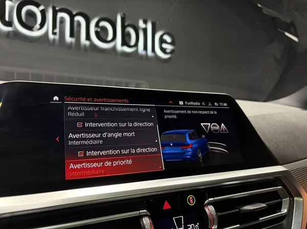 Bmw 330 (2021) — foto 13 van 37