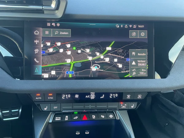 AUDI A3 Sportback PHEV (2025) — foto 4 van 24