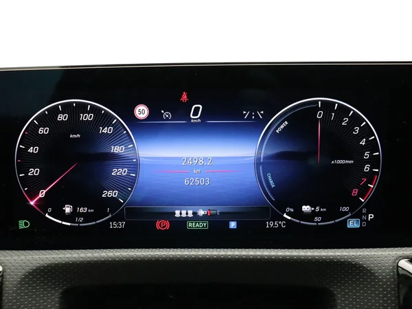 Mercedes-Benz CLA (2024) — foto 18 van 27
