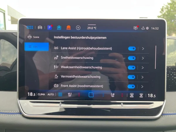 VOLKSWAGEN Tiguan (2025) — foto 7 van 22