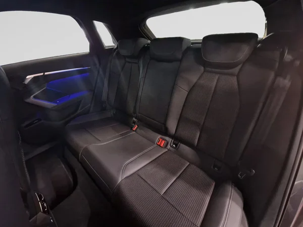 AUDI A3 Sportback (2025) — foto 17 van 21