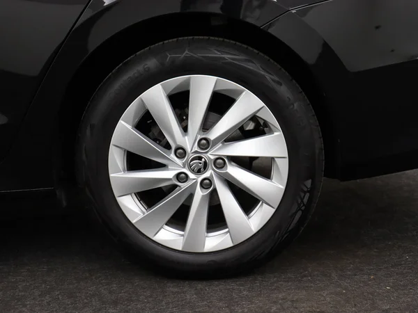 SKODA Octavia Combi (2024) — foto 14 van 18