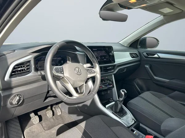 VOLKSWAGEN T-Roc (2022) — foto 31 van 31